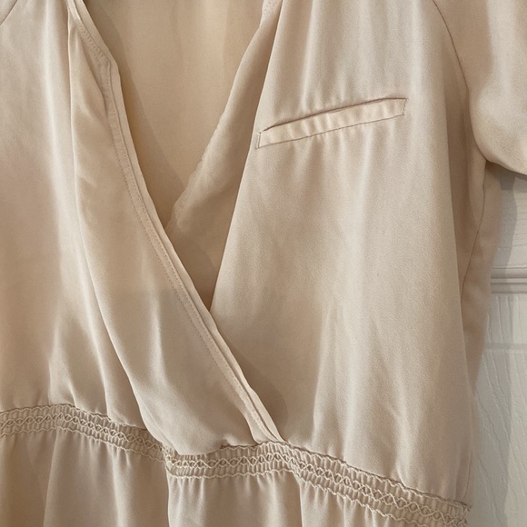 Aritzia cream blouse - Picture 3 of 4